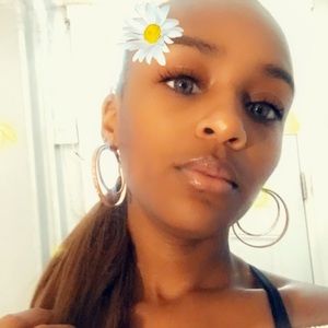 Meet your Posher, Brenae